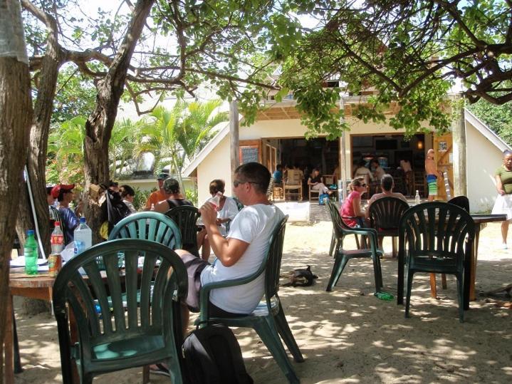 The Reef Beach Huts Vieux Fort Exterior foto